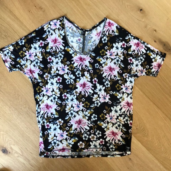 Flower Print Top - Picture 2 of 2